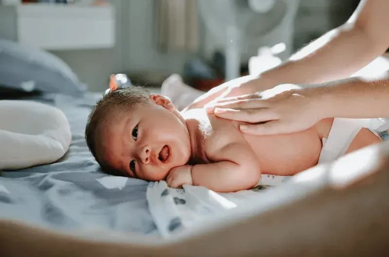 Wie wasche ich mein Baby richtig? Onlinekurs mit Praxistipps zu Säuglingspflege buchen