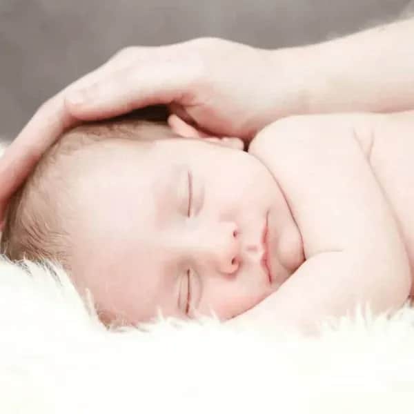 Online Babymassage lernen: Kurs für Eltern und Neugeborene
